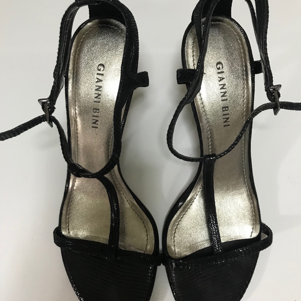 Women’s sandals!